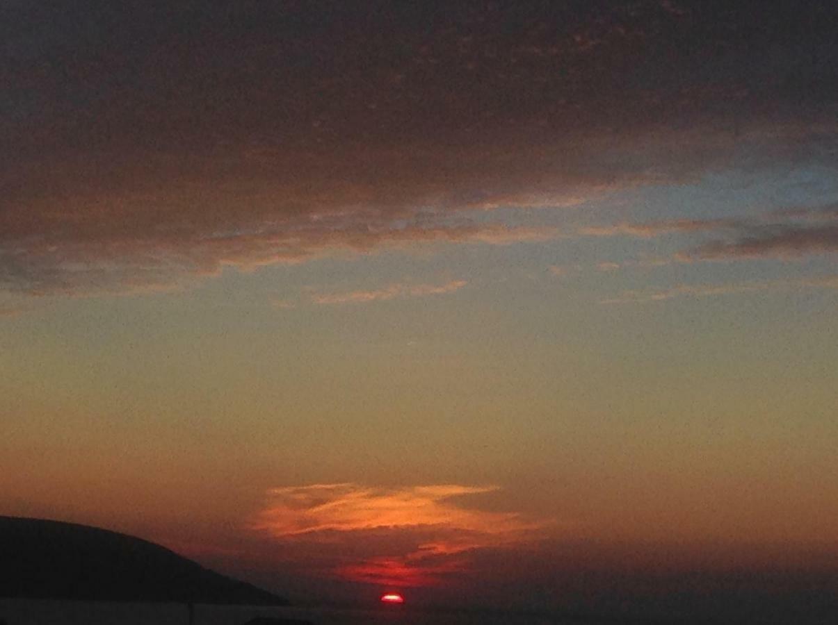 Burton'S Sunset Oasis Motel Bay Saint Lawrence Bagian luar foto